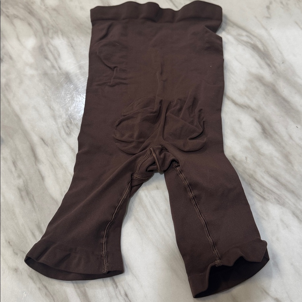 SKIMS High-Waisted Shapewear Shorts - Brown size Small - Picture 6 of 7